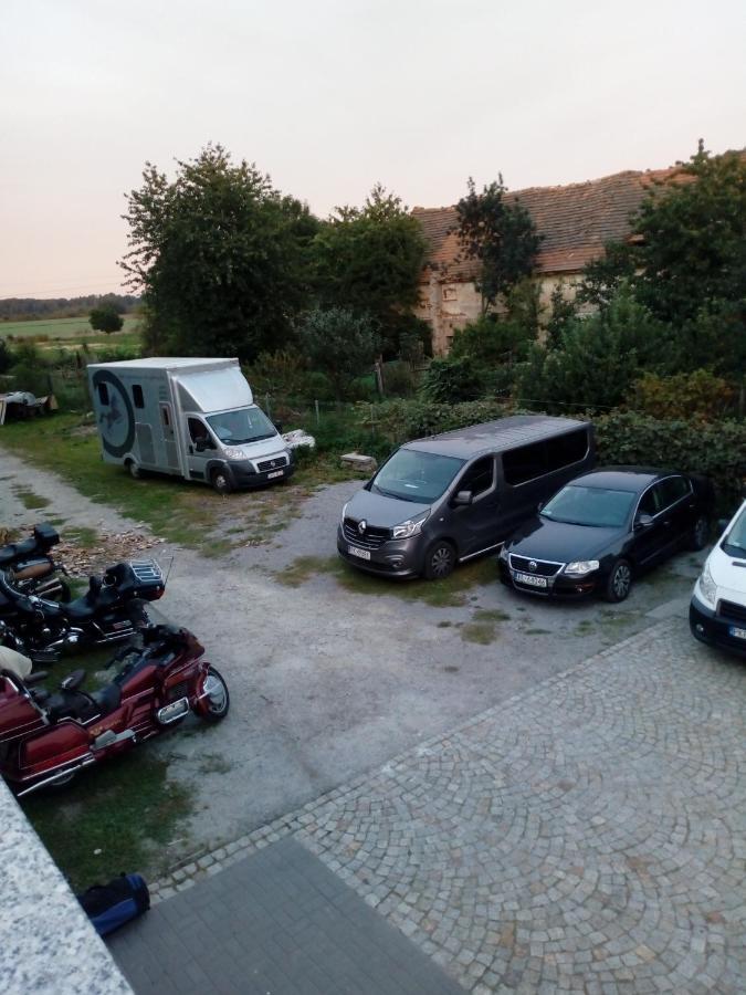 U Bronka W Ksiazecym Lesie Villa Niedaszow Bagian luar foto